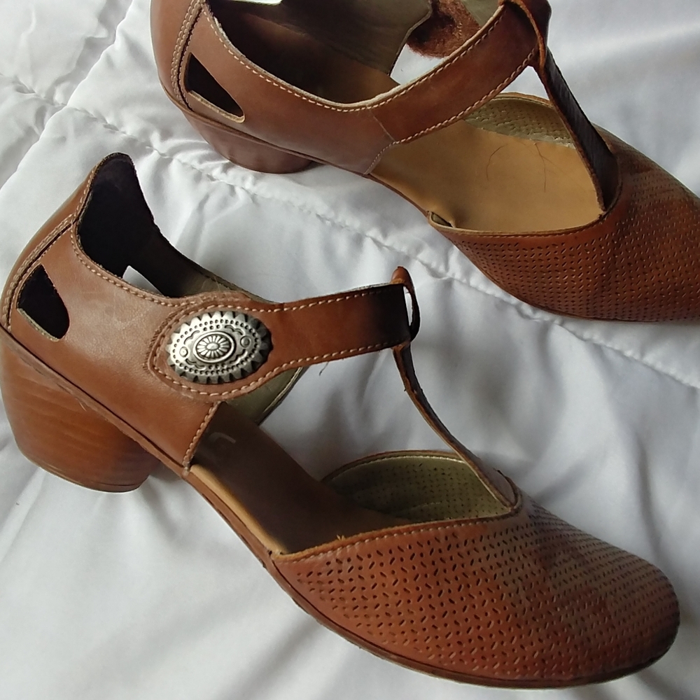 Rieker t-strap